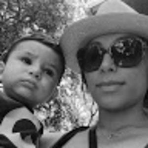 Meet your Posher, Elia